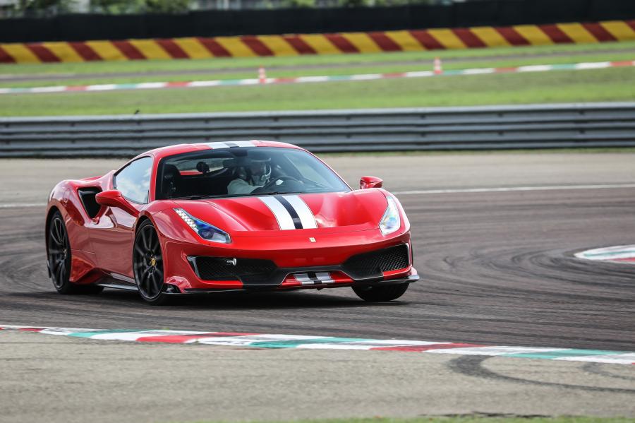  Ferrari 488 Pista 2018 года  (WW) (фото 28 из 42)
